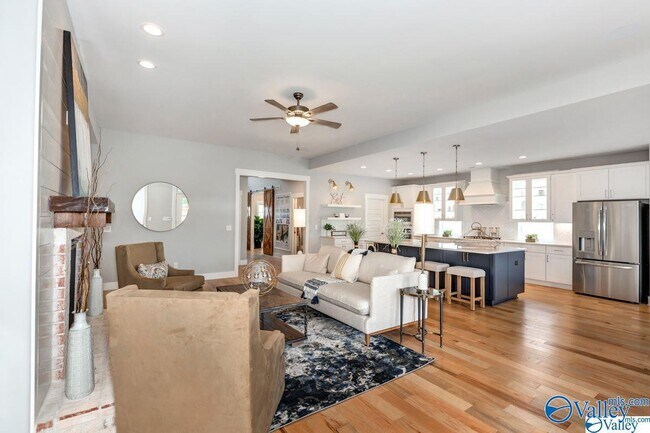 Foto del edificio - 6604 Waxwood Dr