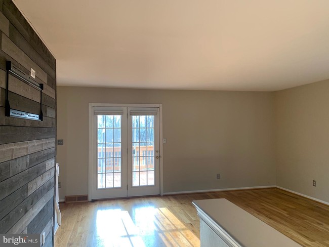 Building Photo - 5038 E Woodmill Dr