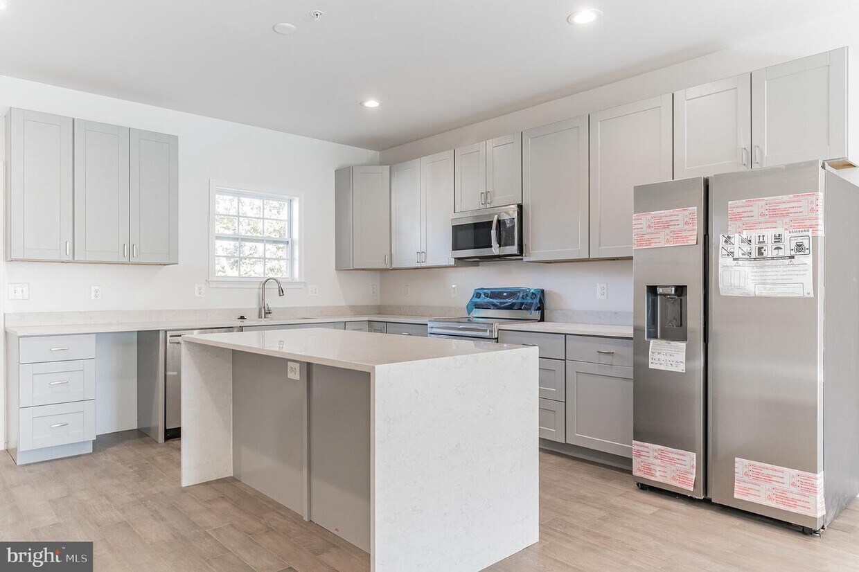 Foto principal - 5308 E St SE