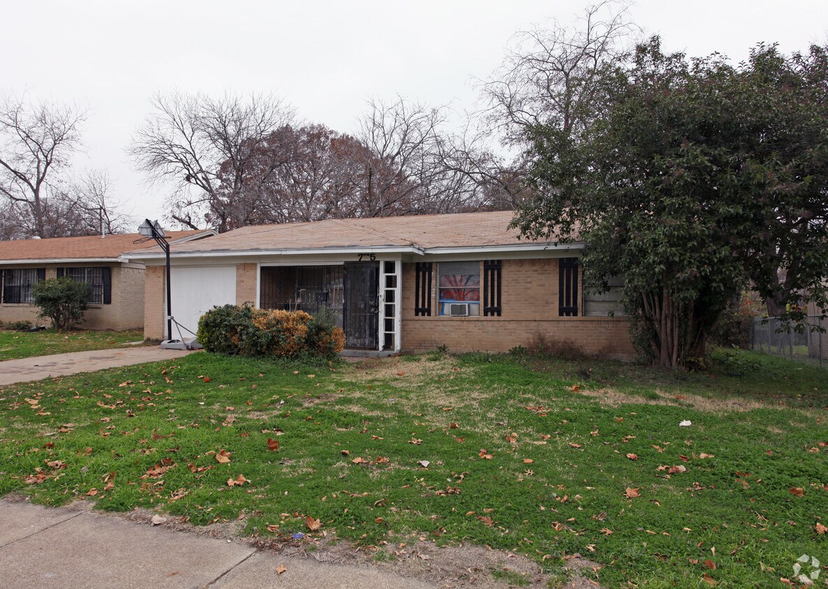 Foto del edificio - 775 Ivywood Dr