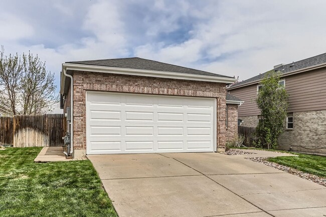 Building Photo - Sweet Little House In Westlake