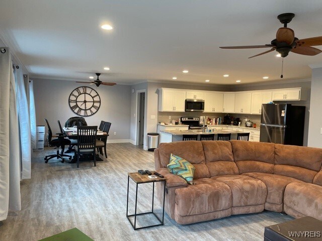 Foto del edificio - 8825 Lake Shore Rd