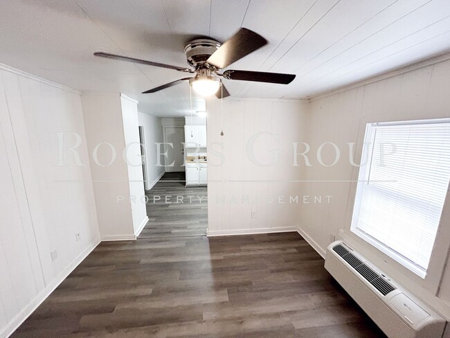 Building Photo - 710 Gordon St