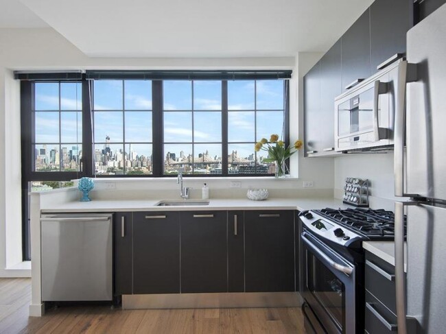 Building Photo - 2 bedroom in LONG ISLAND CITY NY 11101