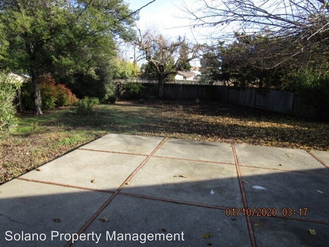 Building Photo - 3 br, 2 bath House - 1806 Sycamore Dr.