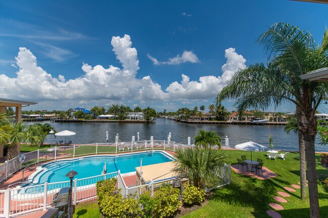 Foto del edificio - 605 N Riverside Dr