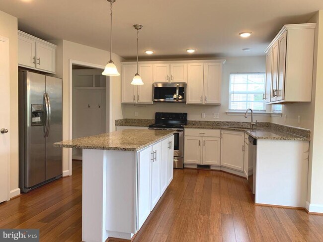 Foto del edificio - 6907 Lunette Ln
