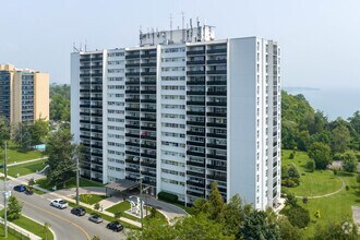 Building Photo - 45 Livingston Rd