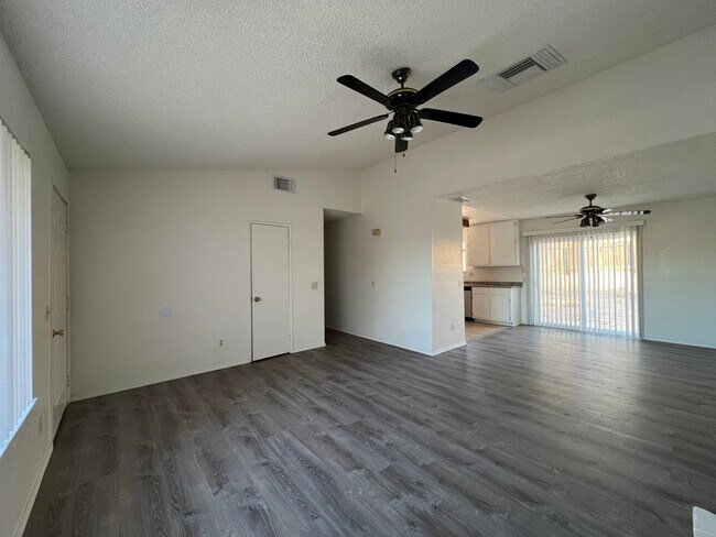 Building Photo - Remodeled 3 Bedroom 2 Bathroom House Locat...