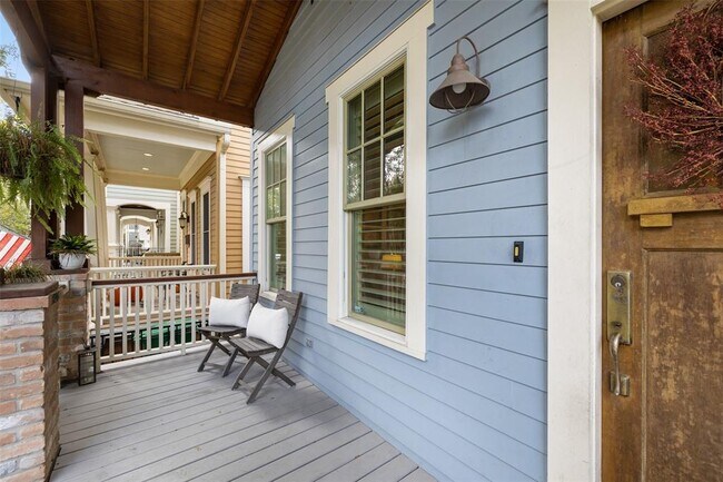 Building Photo - 1017 Waverly St