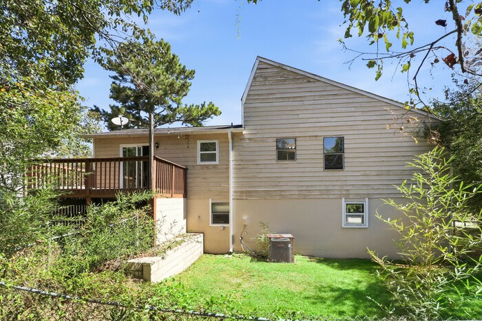 Building Photo - Charming 3-Bedroom Home with Spacious Deck