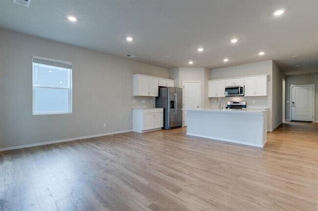 Foto del edificio - 8207 S Avery Rd