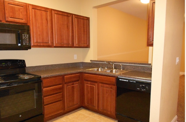 Building Photo - 1206 Willington Manor