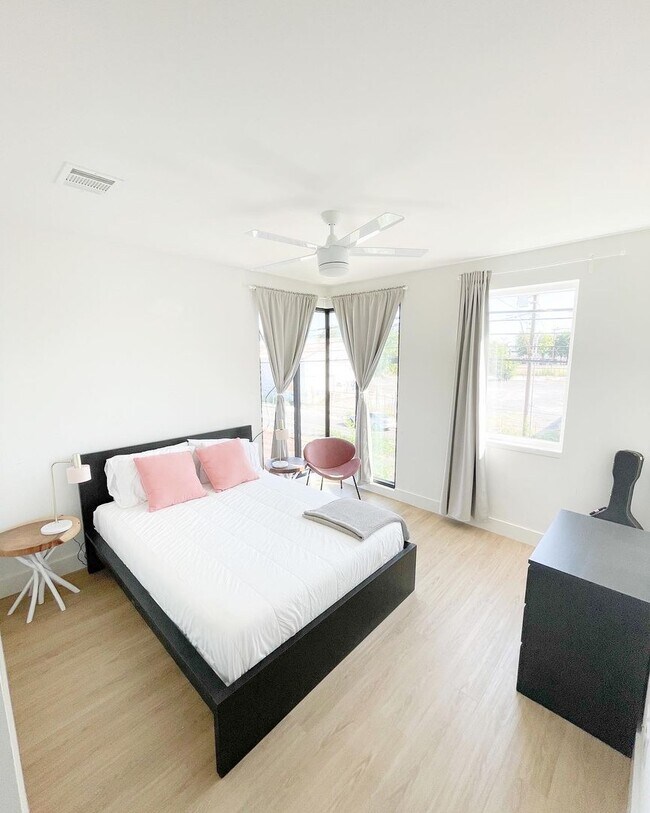 Foto del edificio - 2709 E 5th St.