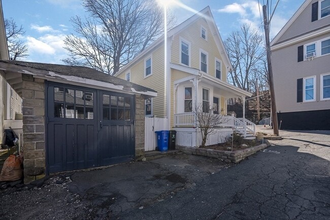 Building Photo - 16 Oak Grove Terrace