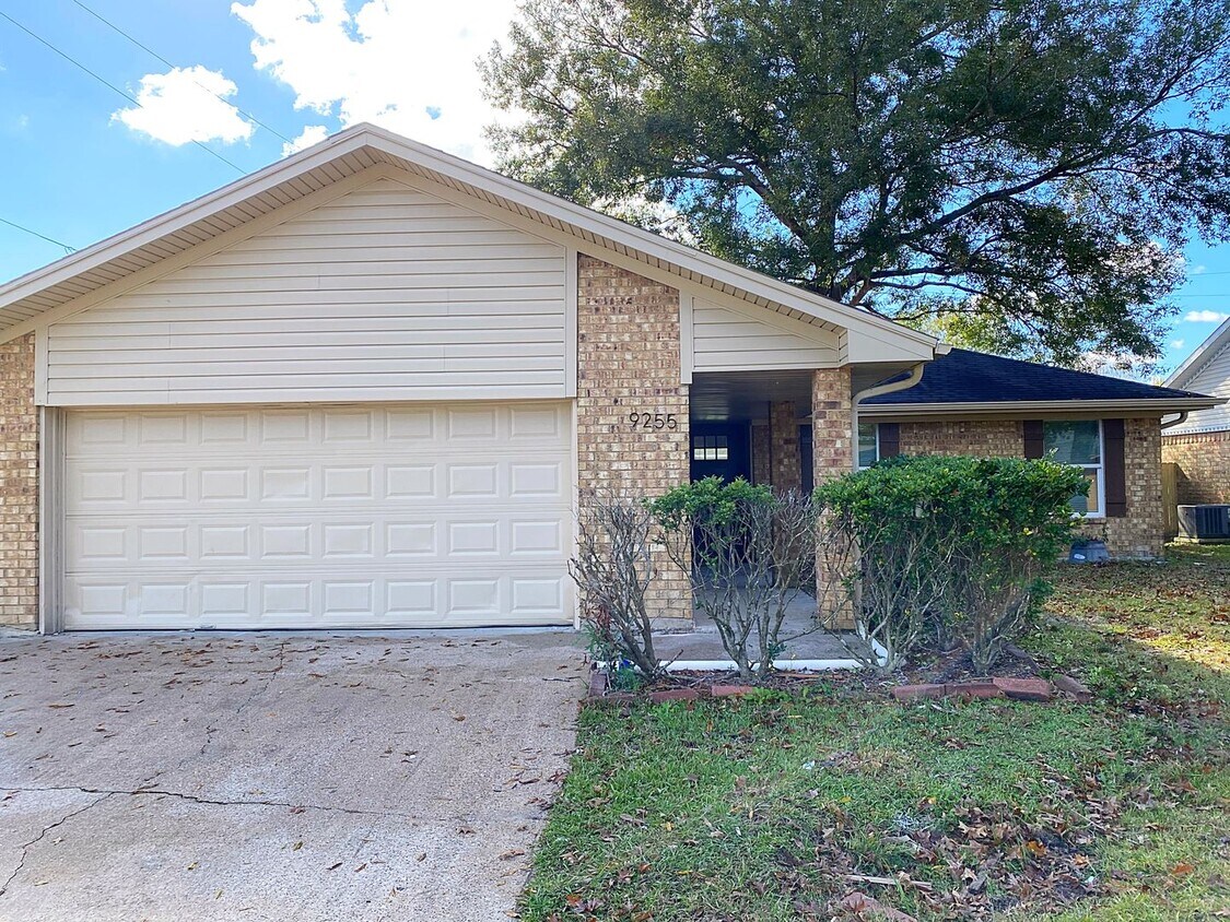 Primary Photo - 9255 J Hood, Beaumont, TX 77707