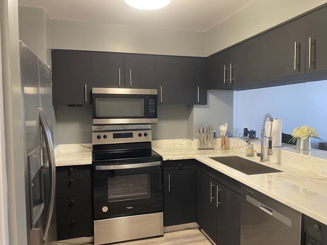 Primary Photo - Fully Furnished One Bedroom