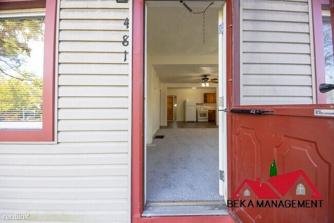 Building Photo - 2 br, 1 bath House - 481 S Pontiac Trl