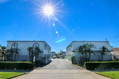 Foto del edificio - 16777 Reed St
