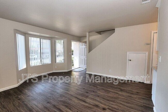 Foto del edificio - 5820 Alorn Ln