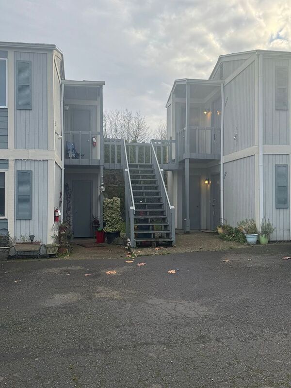 Building Photo - 2685 12th Pl SE