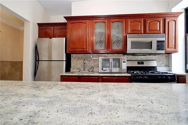 Foto del edificio - 1289 E 19th St