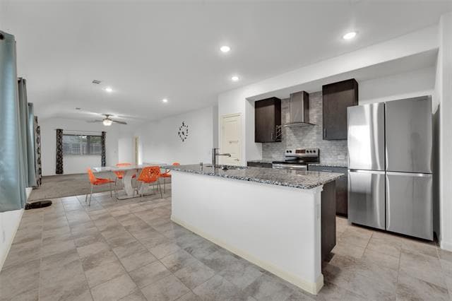 Foto del edificio - 755 Revere Ln