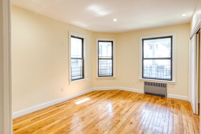 Foto del edificio - Updated 3 bedroom 1st floor apartment in Waterbury