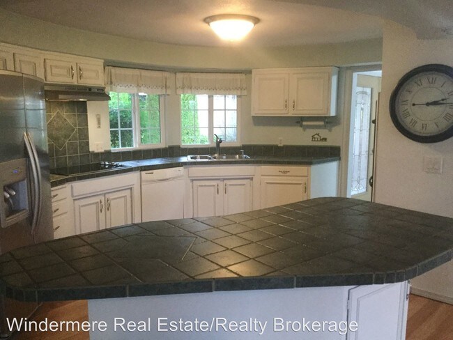 Building Photo - 3 br, 2.5 bath House - 7704 129th Dr. SE