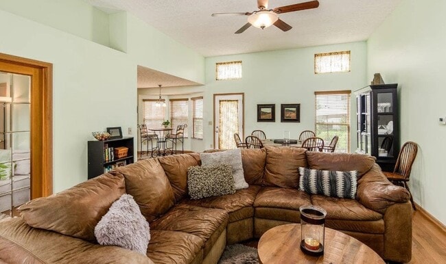 Building Photo - 9181 Stream Pebble Dr