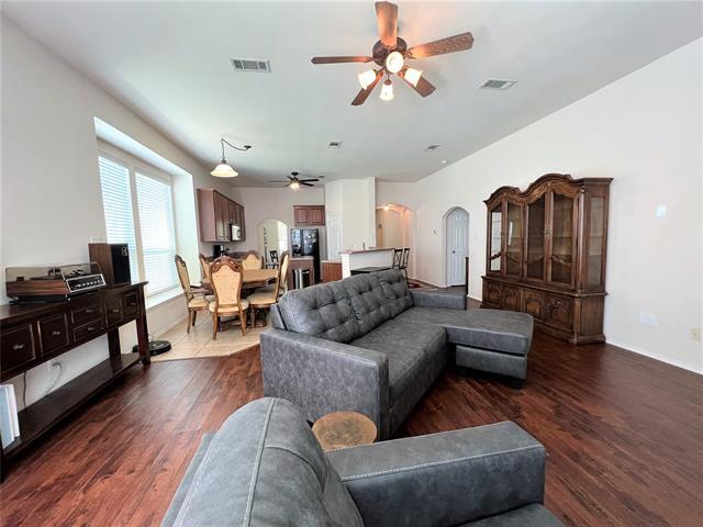 Foto del edificio - 1620 Degnen Ln