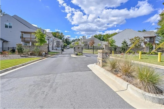 Photo - 1825 Belmore St SE House