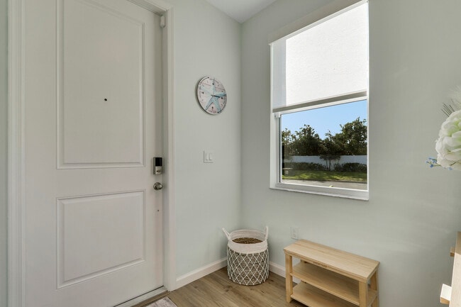 Foto del edificio - 5719 SE Edgewater Cir