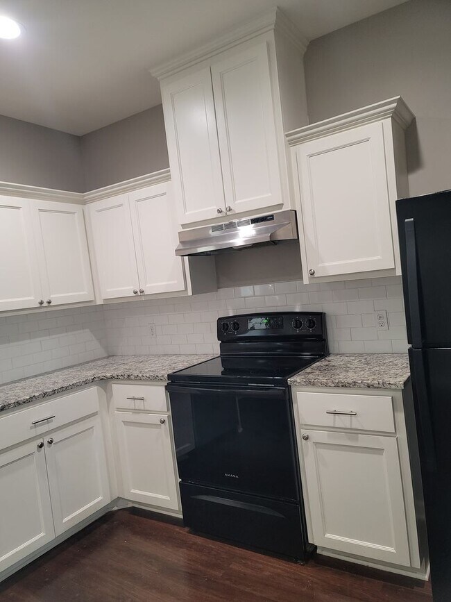 Foto del edificio - 124 Thornton Ln
