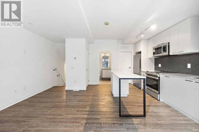 Photo du bâtiment - 10 Ed Clark Gdns