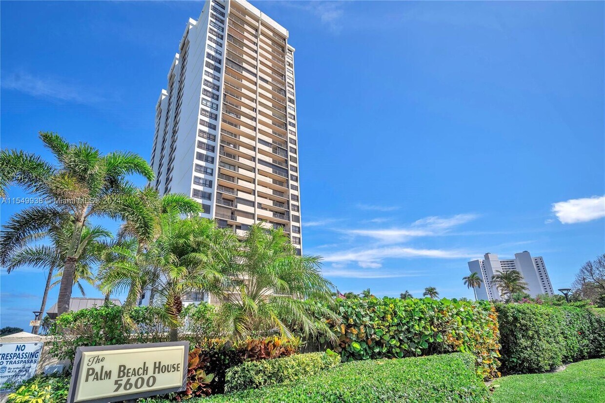 Primary Photo - 5600 N Flagler Dr