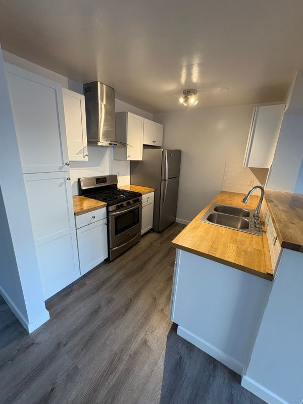 Foto del edificio - 24311 Santa Clara Ave