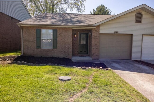 Photo - 130 Hawthorne Oaks Way House