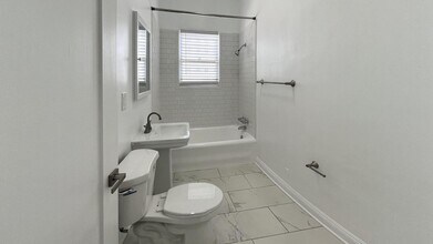 Interior Photo - Hannah on 9th