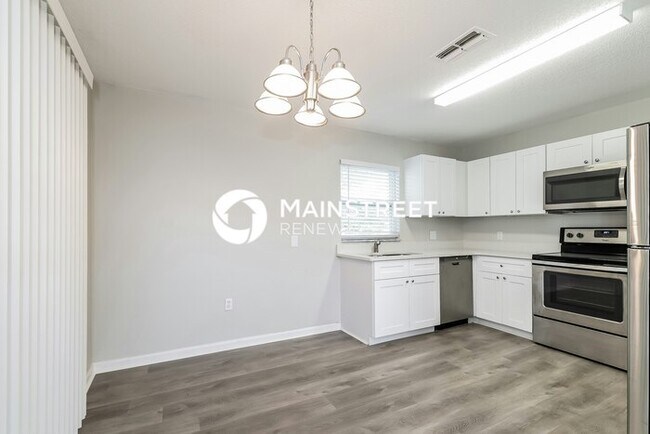 Foto del edificio - 3 Bedroom Pet-Friendly Home in POINCIANA, ...
