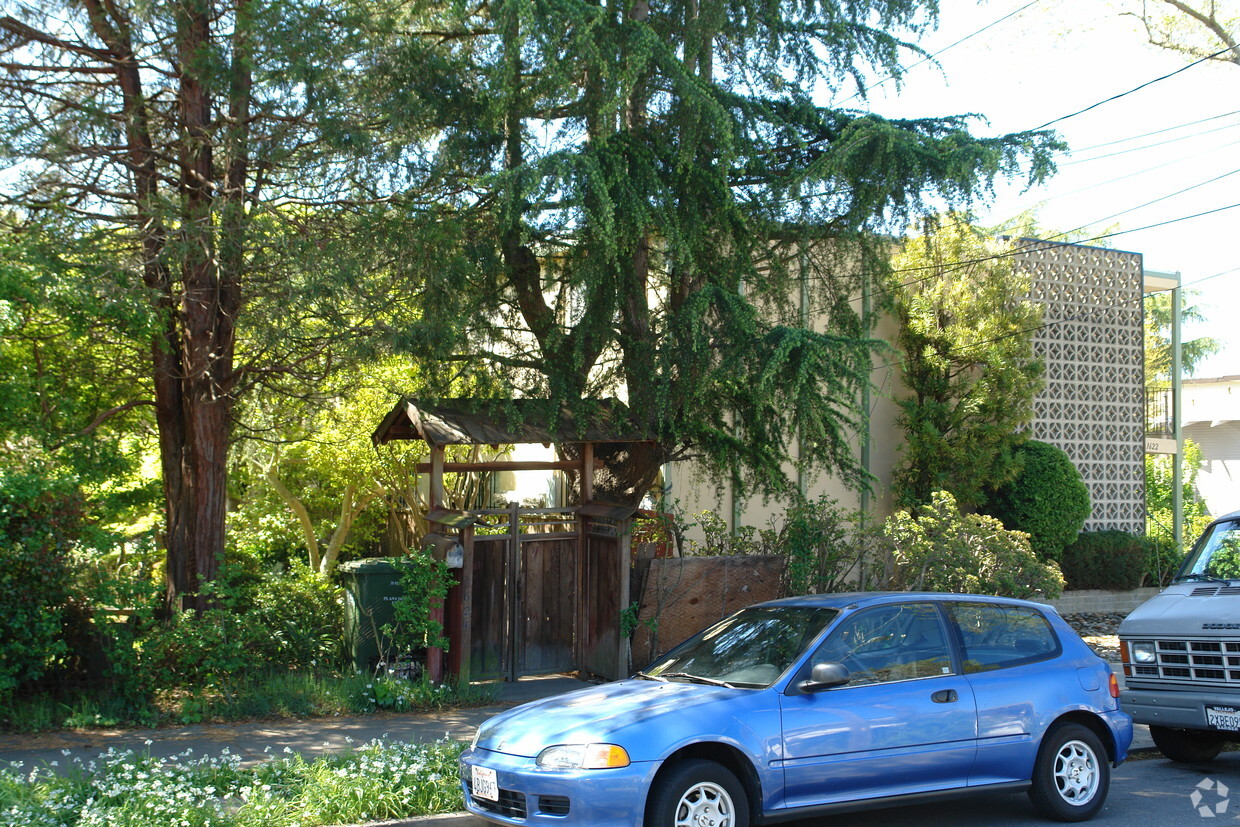 Building Photo - 1622 Parker St