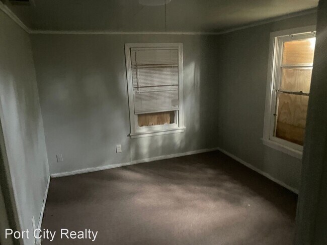 Building Photo - 3 br, 1 bath House - 4255 Rightway Ave