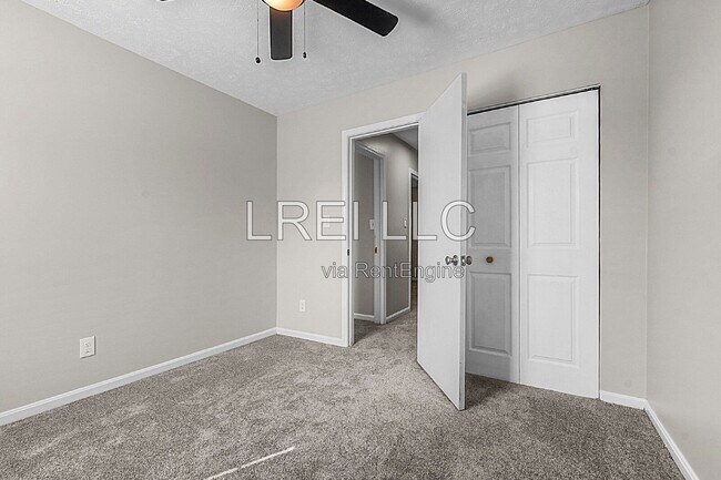 Foto del edificio - 2414 Parkdale Ave