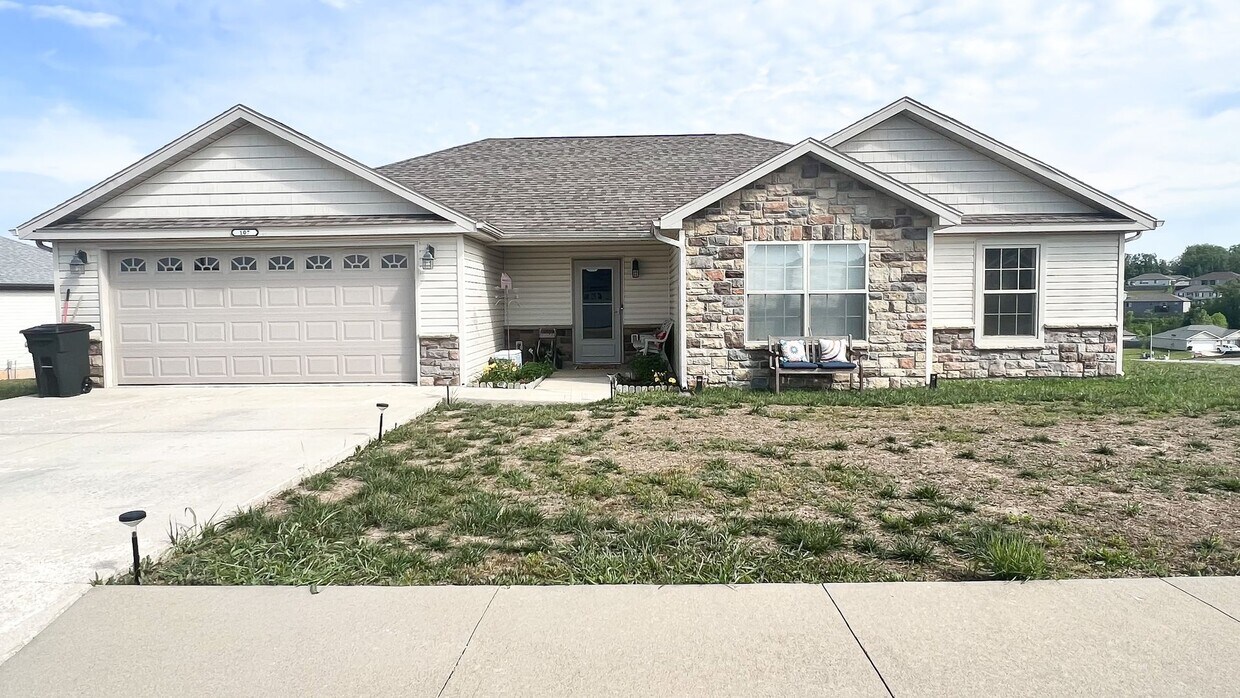 Foto principal - 107 Greythorn Ct