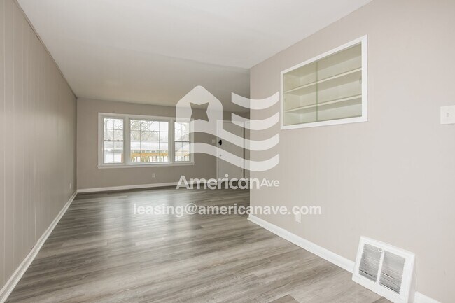 Building Photo - 1048 Renshaw Dr