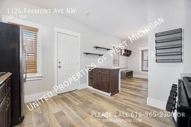 Foto del edificio - Available Now | 3 Bedroom 1 Bath Single Fa...