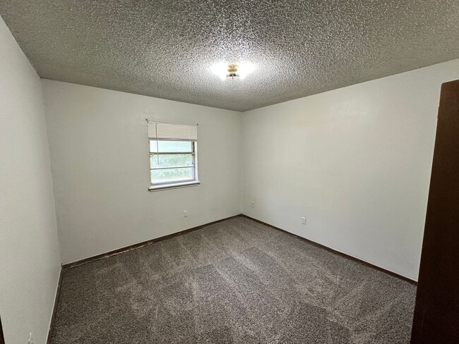 Building Photo - 1219 Monnett Ave