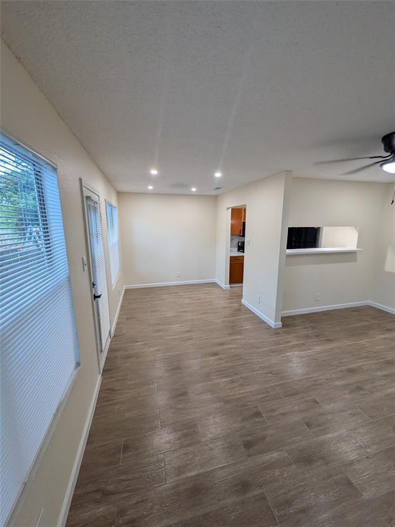Foto del edificio - 13303 Lyndhurst St