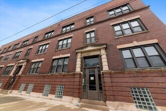 Building Photo - 6143 S Dorchester Ave