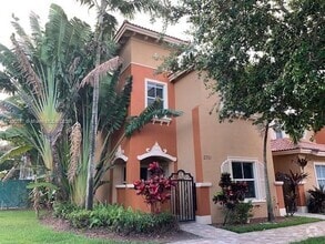 Building Photo - 2701 SW 120th Terrace